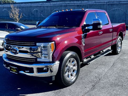 Used 2017 Ford F250 Lariat w/ Lariat Ultimate Package image 9