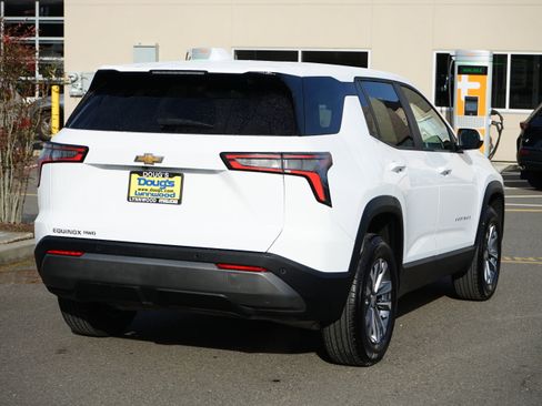 Used 2025 Chevrolet Equinox LT image 4