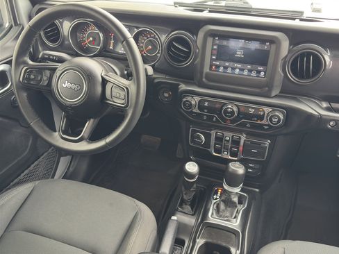 Certified 2022 Jeep Gladiator Sport image 13