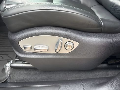 Used 2022 Porsche Macan AWD/4WD image 11