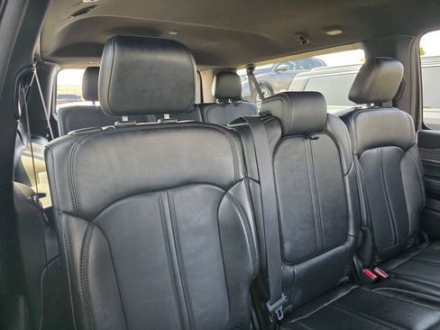 Certified 2024 Jeep Wagoneer L Series II w/ Flexible Seating Group AWD/4WD image 21