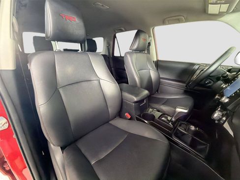 Used 2023 Toyota 4Runner TRD Off-Road Premium AWD/4WD image 25
