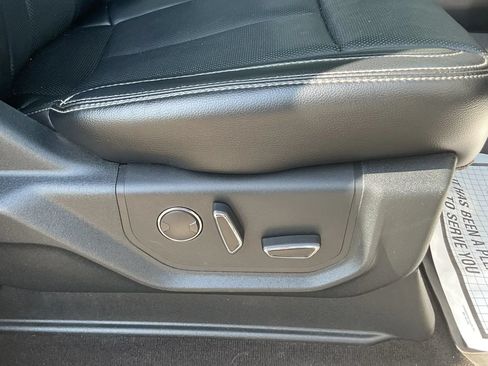 Used 2018 Ford F150 Lariat w/ Equipment Group 502A Luxury AWD/4WD image 38