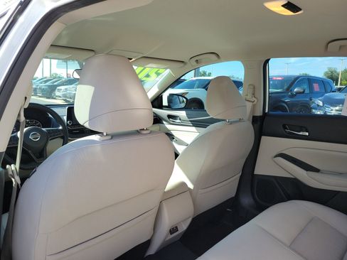 Used 2020 Nissan Altima 2.5 S FWD image 12