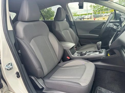Used 2025 Subaru Crosstrek 2.5i Premium AWD/4WD image 11