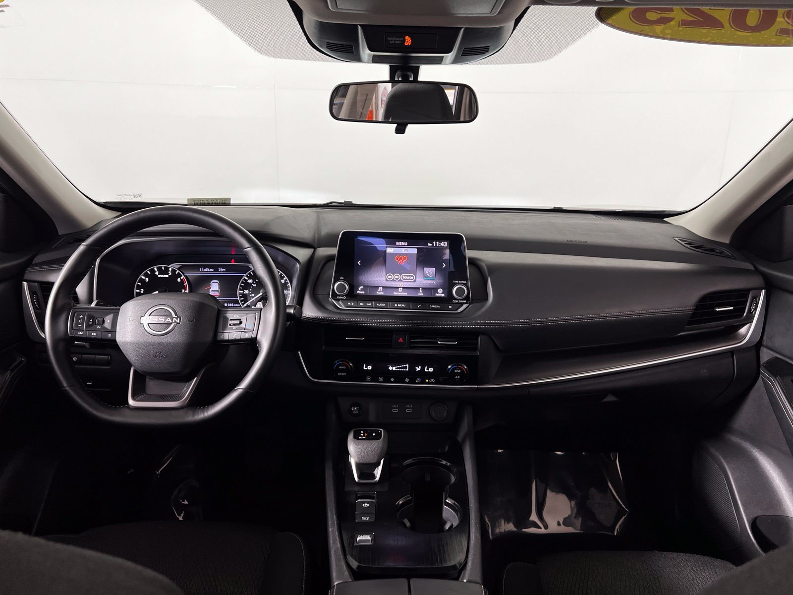 Used 2025 Nissan Rogue SV FWD image 23