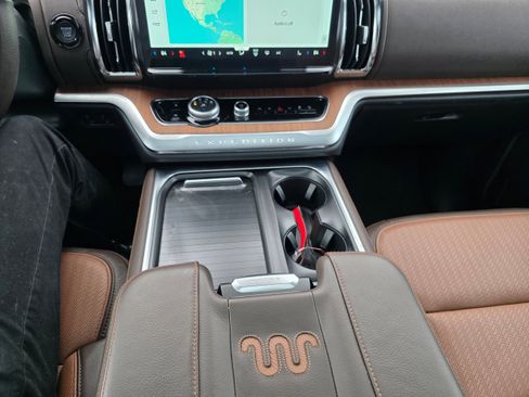 Used 2025 Ford Expedition King Ranch image 13