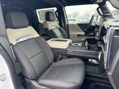 New 2026 GMC Hummer EV SUV w/ LPO, Illumination Package image 23