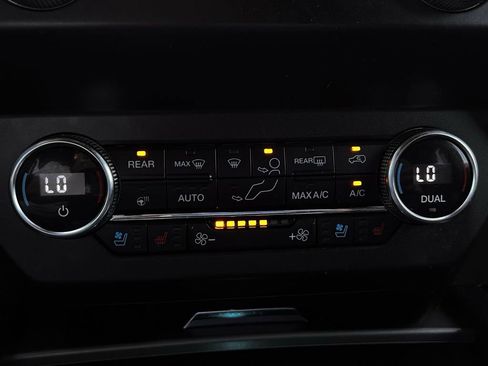 Used 2021 Ford Expedition XLT image 21