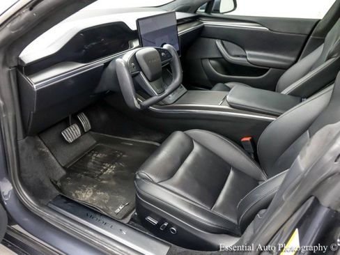 Used 2022 Tesla Model S Plaid image 13