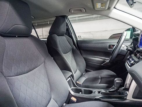 Certified 2025 Toyota Corolla Cross LE FWD image 18