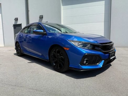 Used 2018 Honda Civic Sport image 8