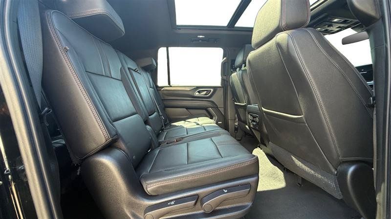 Used 2021 Chevrolet Suburban RST AWD/4WD image 18