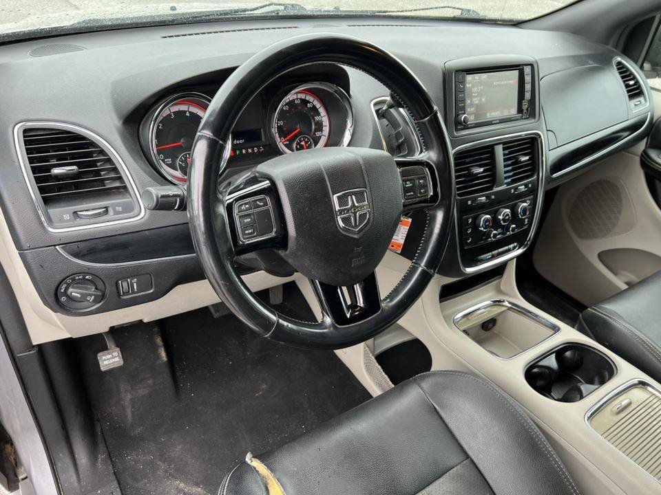 Used 2019 Dodge Grand Caravan SXT FWD image 17
