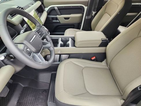 New 2026 Land Rover Defender 110 X-Dynamic SE image 9