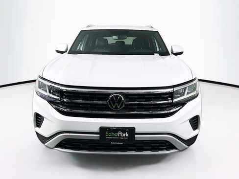 Used 2023 Volkswagen Atlas Cross Sport SE w/ Panoramic Sunroof Package FWD image 2