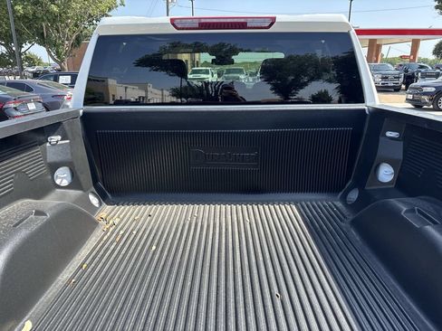 Used 2026 GMC Sierra 1500 SLT AWD/4WD image 9