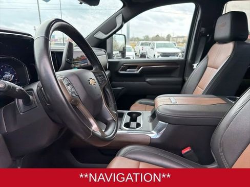 Used 2024 Chevrolet Silverado 2500 High Country w/ Technology Package image 9