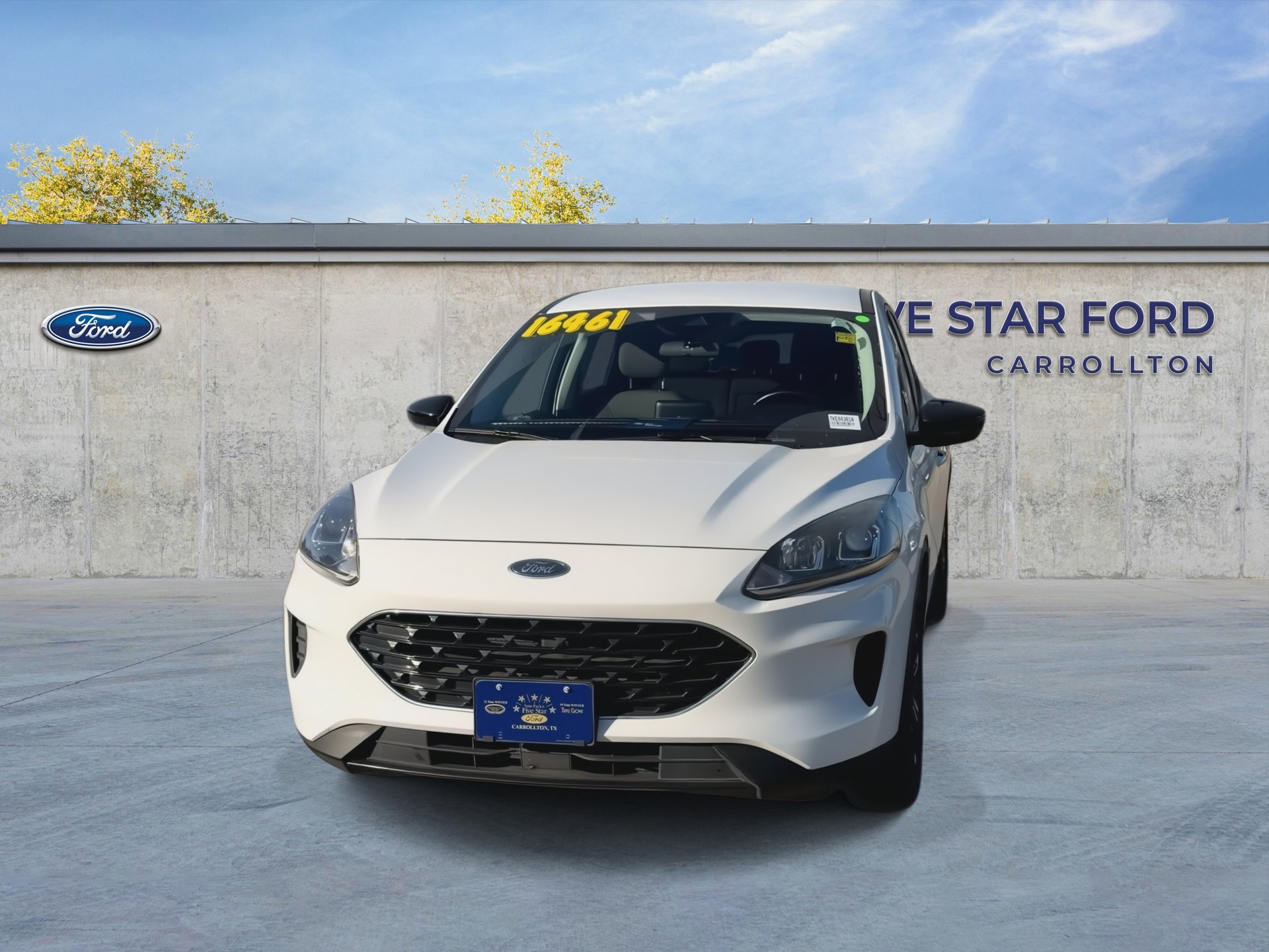 Used 2022 Ford Escape SE w/ SE Sport Appearance Package FWD image 3