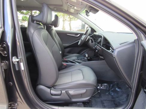 Used 2023 Kia Niro EX Touring image 22