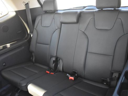 Used 2022 Kia Telluride SX w/ SX Prestige Package image 16