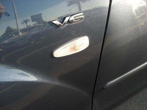 Used 2008 Mitsubishi Outlander XLS image 7