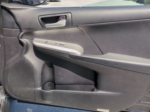 Used 2012 Toyota Camry SE FWD image 18