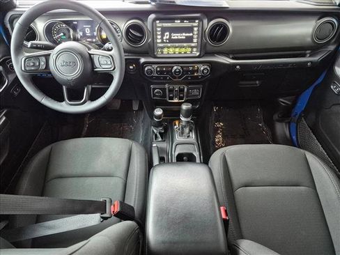 Used 2023 Jeep Wrangler Unlimited w/ Cold Weather Group AWD/4WD image 18