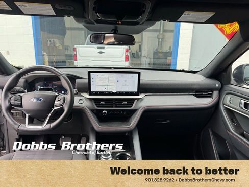 Used 2025 Ford Explorer ST-Line w/ ST-Line Street Pack AWD/4WD image 11
