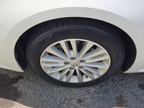 Used 2014 Toyota Avalon Limited w/ Technology Package FWD image 7