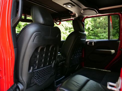 Used 2018 Jeep Wrangler Unlimited Rubicon AWD/4WD image 24