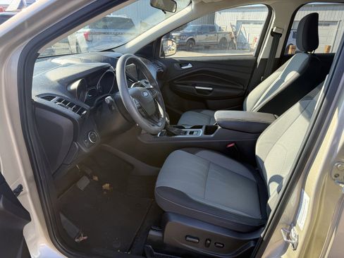 Used 2018 Ford Escape SE w/ SE Sync 3 Package image 10