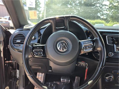 Used 2019 Volkswagen Beetle 2.0T S FWD image 18