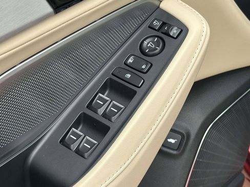 Certified 2025 Acura MDX w/ Technology Package image 18