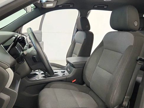 Used 2023 Chevrolet Traverse LT FWD image 19