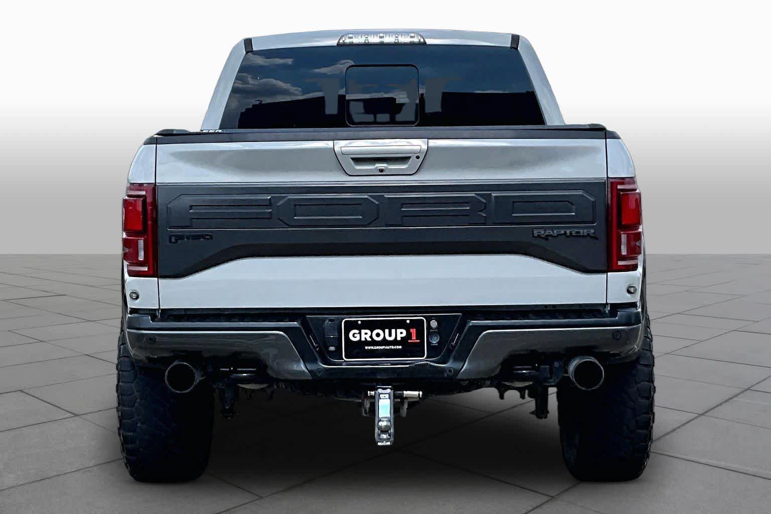 Used 2017 Ford F150 Raptor w/ Equipment Group 802A Luxury AWD/4WD image 5