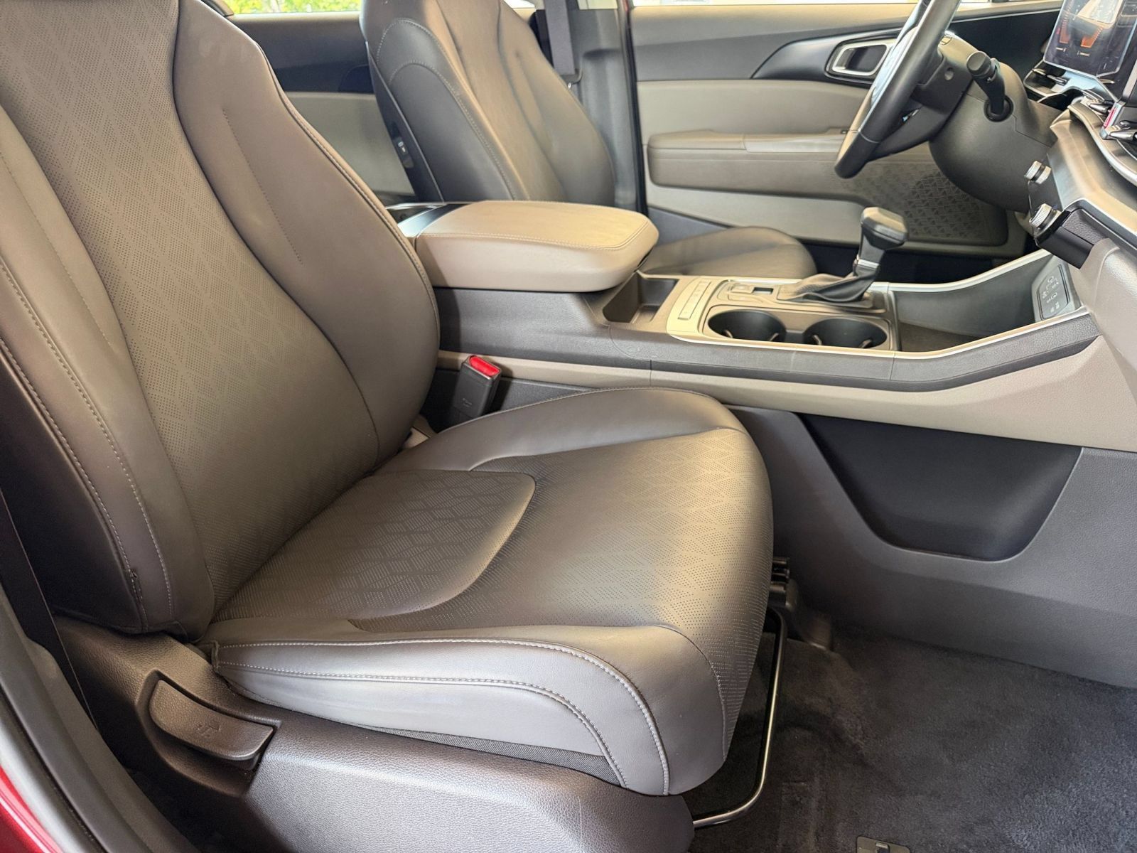 Used 2026 Kia Carnival FWD image 38