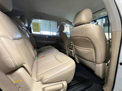 Used 2017 Nissan Pathfinder SL AWD/4WD image 14