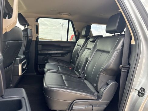 Used 2023 Ford Expedition Max XLT image 8