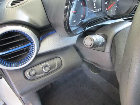 Used 2025 Chevrolet Trax LS FWD image 20
