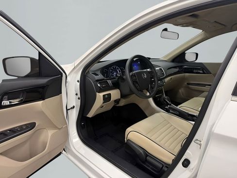 Used 2017 Honda Accord LX image 10