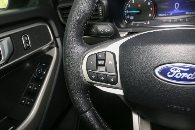 Used 2024 Ford Explorer XLT AWD/4WD image 30