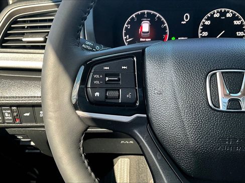 Used 2025 Honda Odyssey EX-L image 16