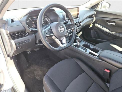 New 2025 Nissan Sentra SV image 3