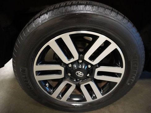 Used 2016 Toyota 4Runner Limited image 20