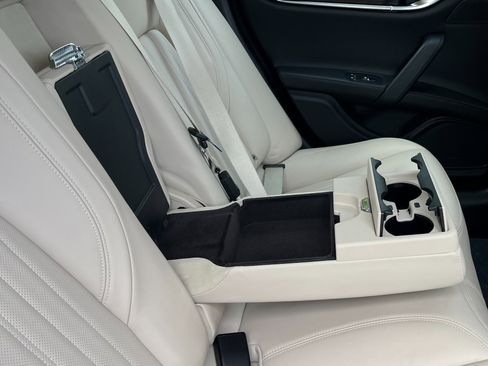 Used 2018 Maserati Ghibli GranLusso image 28