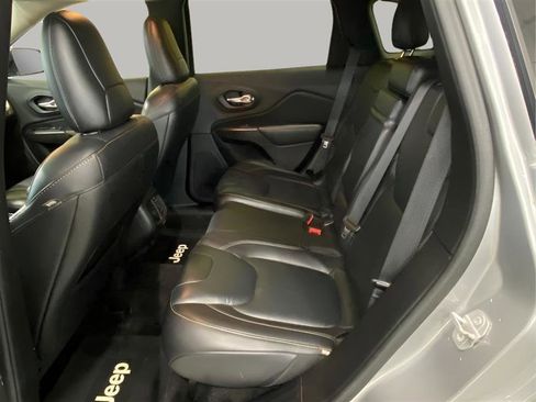 Used 2016 Jeep Cherokee Limited image 16