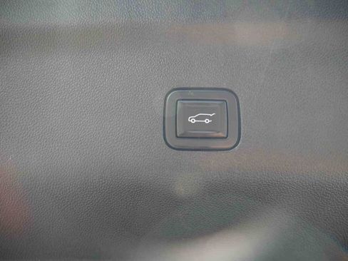 Used 2024 Chevrolet Tahoe LT AWD/4WD image 10