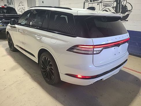 Used 2026 Lincoln Aviator Reserve w/ Jet Appearance Package AWD/4WD image 7