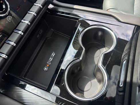New 2026 GMC Yukon XL AT4 w/ AT4 Premium Plus Package AWD/4WD image 19